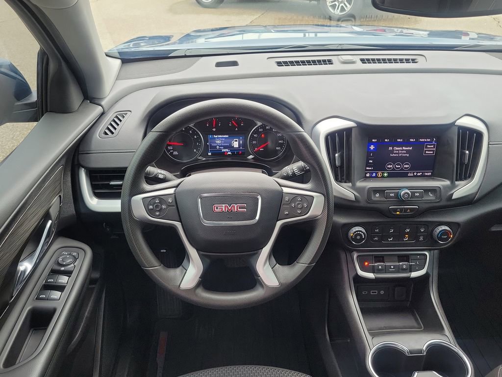 Used 2024 GMC Terrain SLE image 10