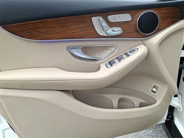 Used 2022 Mercedes-Benz GLC 300 4MATIC image 12