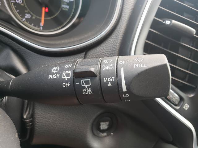Used 2019 Jeep Cherokee Latitude Plus w/ Cold Weather Group AWD/4WD image 27