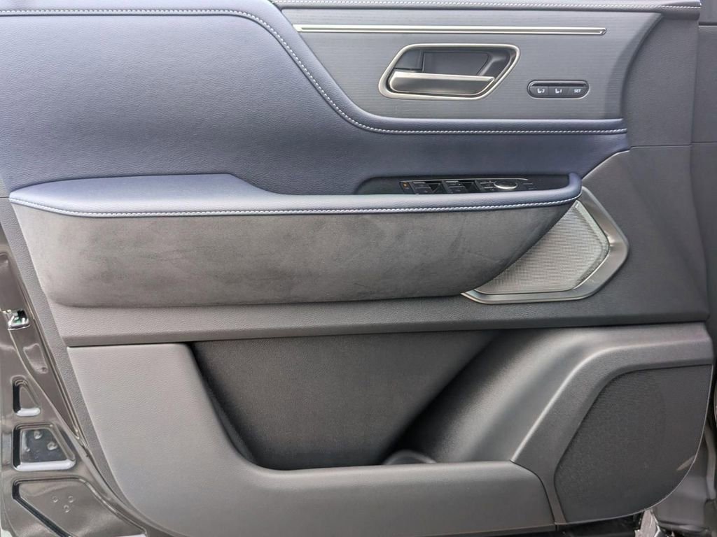 New 2026 INFINITI QX80 4WD w/ Sport Exterior Package image 14