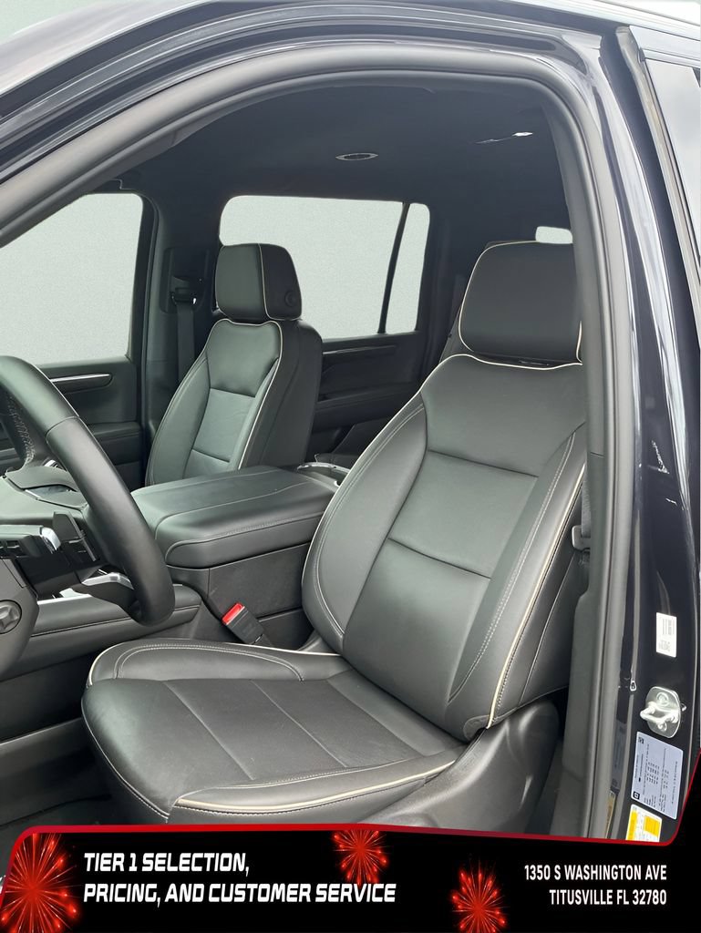Used 2025 Chevrolet Suburban Premier RWD image 32
