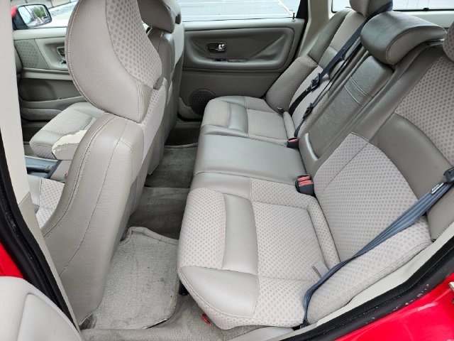 Used 1999 Volvo V70 AWD image 12