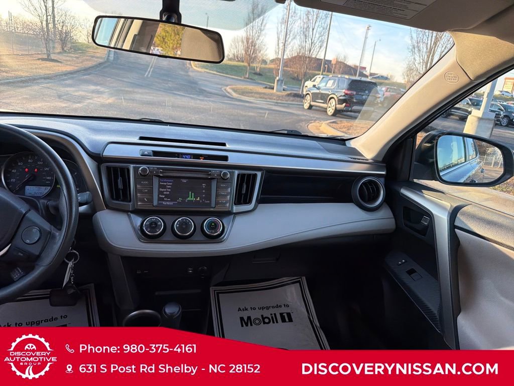 Used 2015 Toyota RAV4 LE image 34