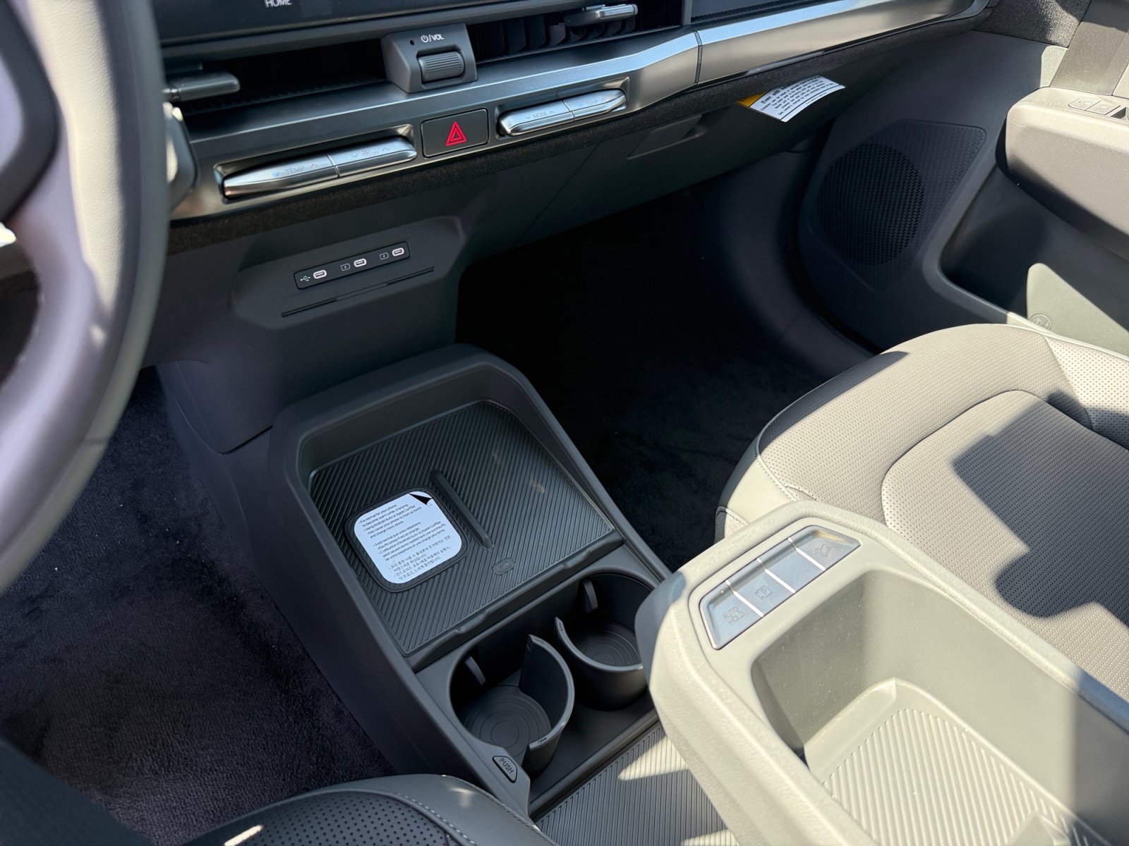 New 2027 Kia EV3 Wind FWD image 13