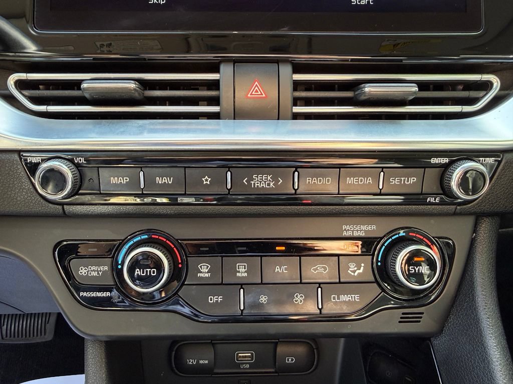 Certified 2022 Kia Niro Touring Special Edition FWD image 19