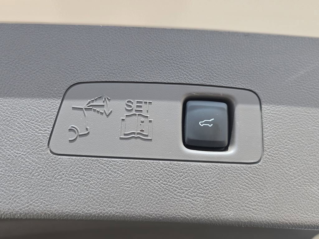 Used 2024 Lincoln Corsair FWD w/ Equipment Group 101A image 26