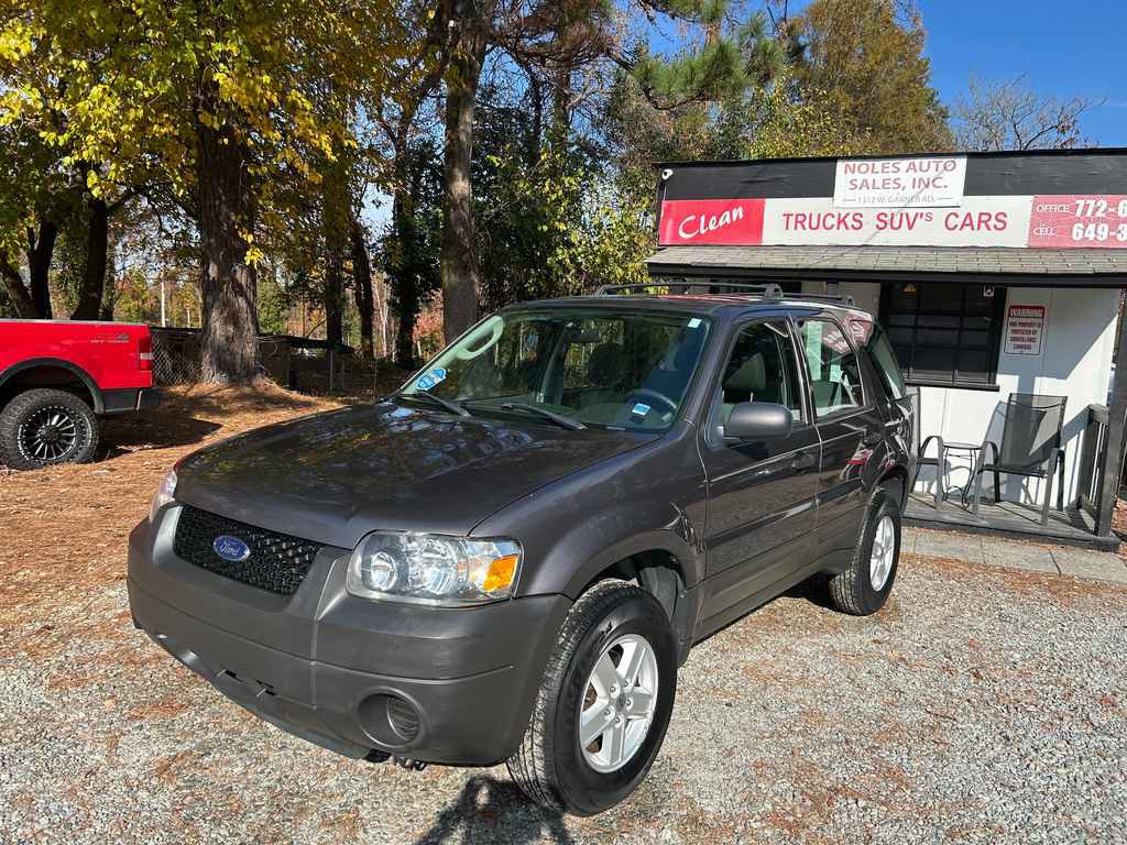 Used 2006 Ford Escape XLS image 3