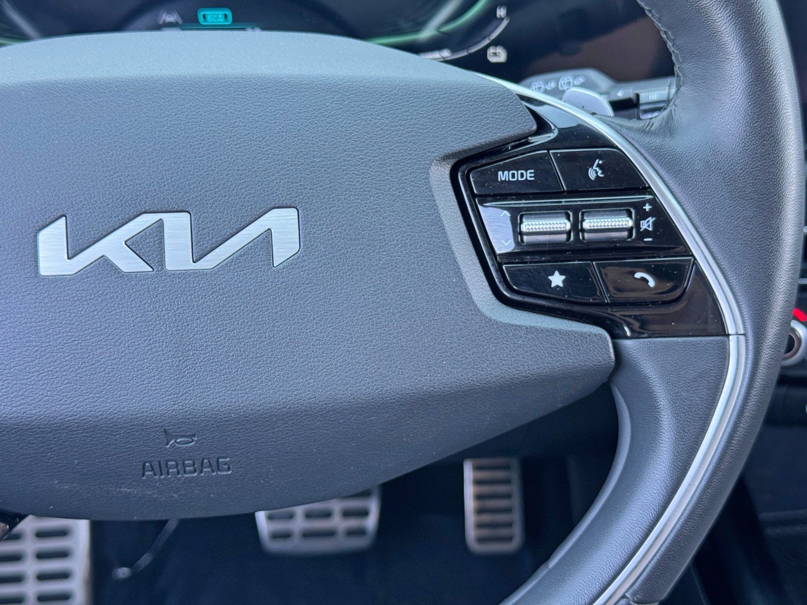 Used 2023 Kia Niro SX Touring image 21