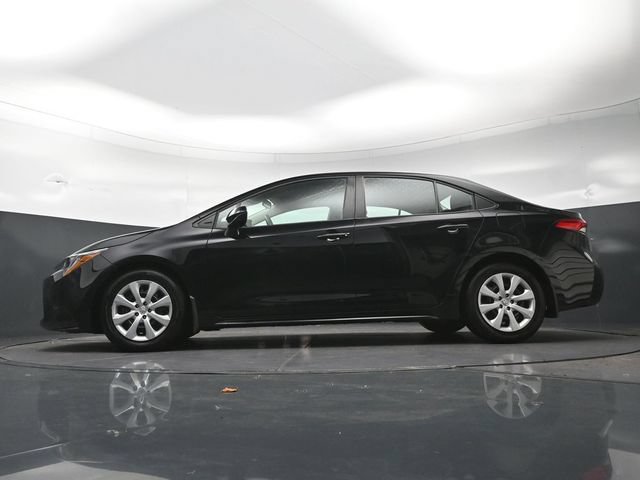 Used 2025 Toyota Corolla LE FWD image 32