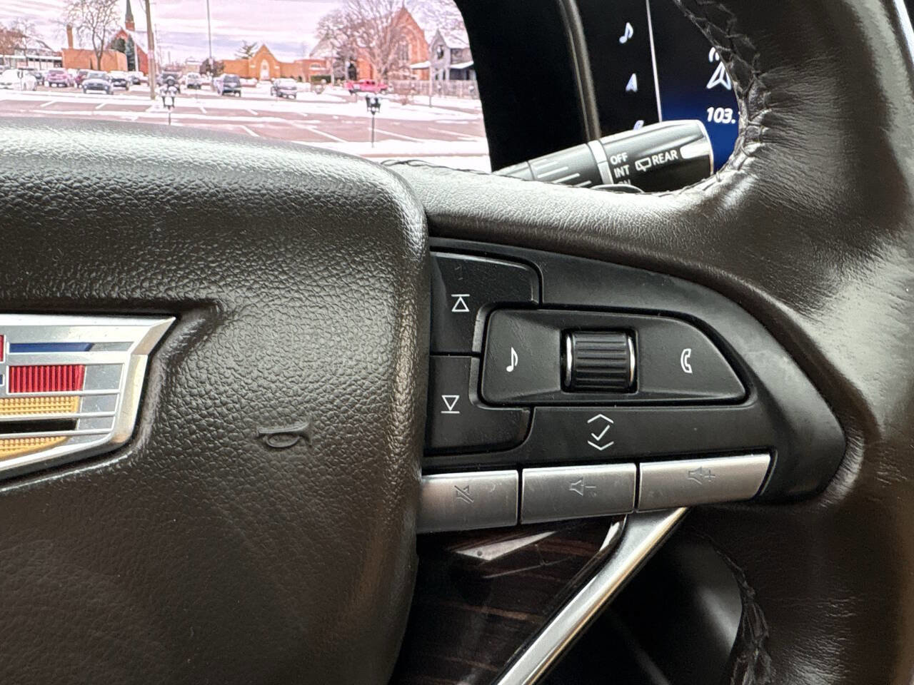 Used 2021 Cadillac Escalade ESV Premium Luxury image 61