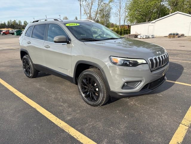 Used 2021 Jeep Cherokee Latitude Lux w/ Trailer Tow Group AWD/4WD image 1
