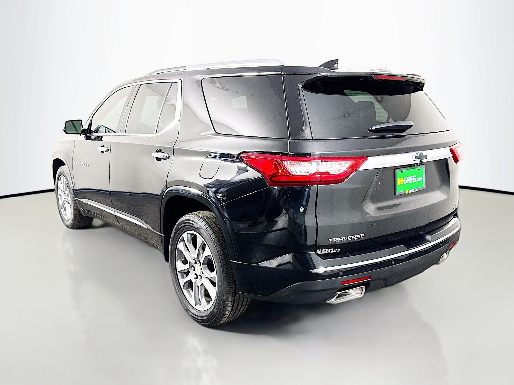 Used 2018 Chevrolet Traverse Premier w/ Driver Confidence II Package FWD image 7
