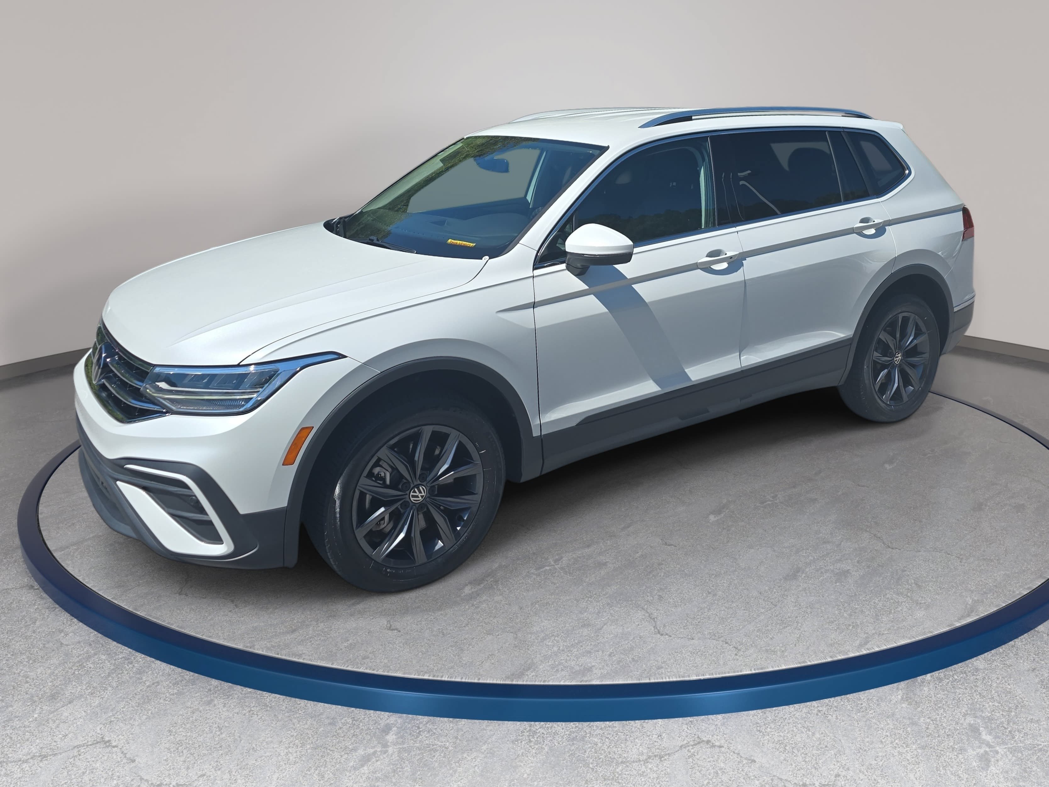 Used 2023 Volkswagen Tiguan SE