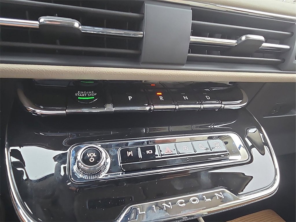 New 2026 Lincoln Corsair Premiere image 14