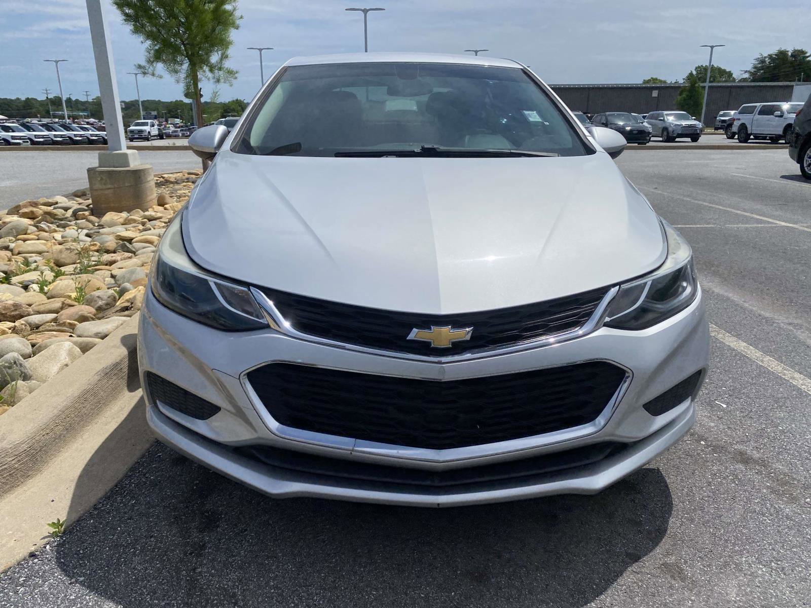 Used 2017 Chevrolet Cruze LT FWD video 2
