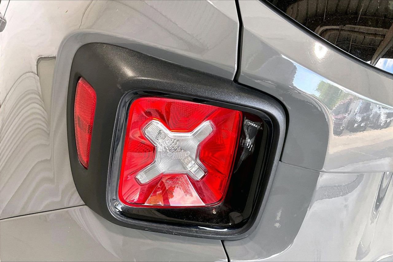 Used 2020 Jeep Renegade Altitude FWD image 13