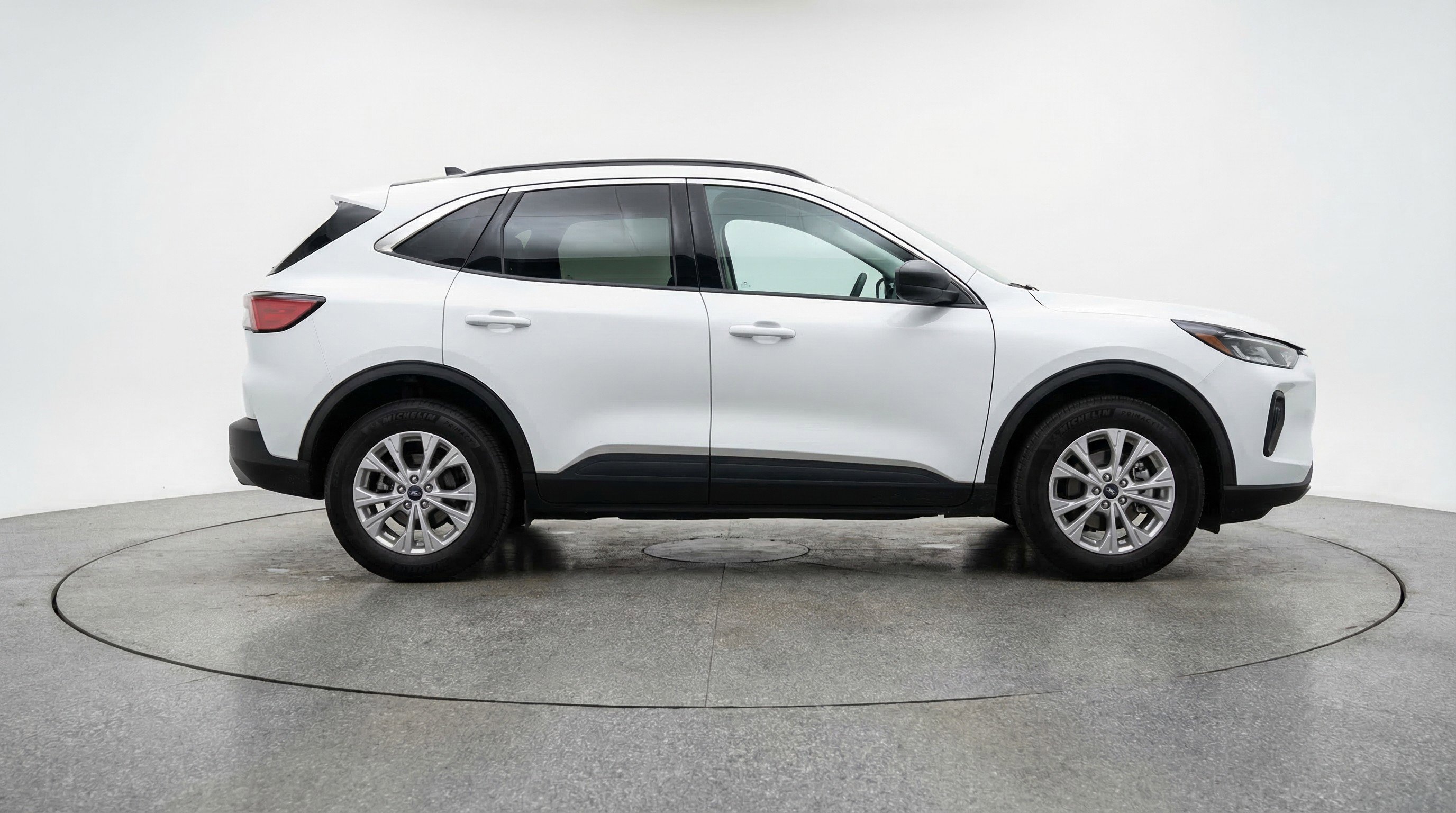 Used 2024 Ford Escape Active image 11