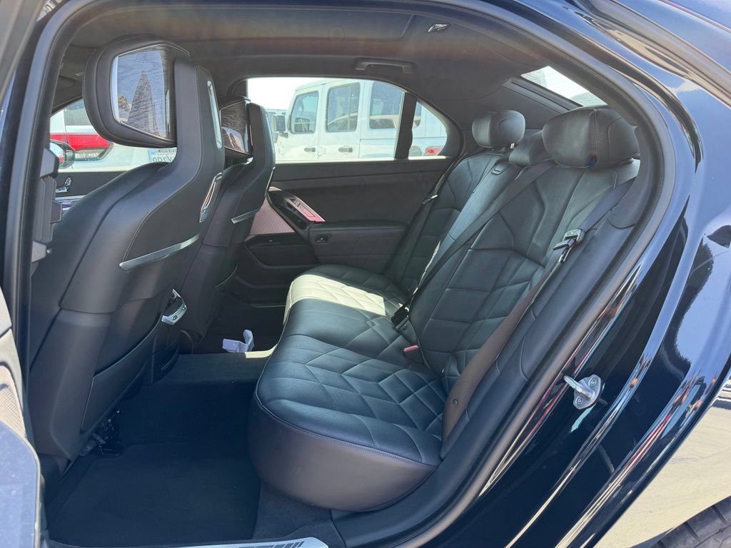 Used 2024 BMW 740i RWD image 4