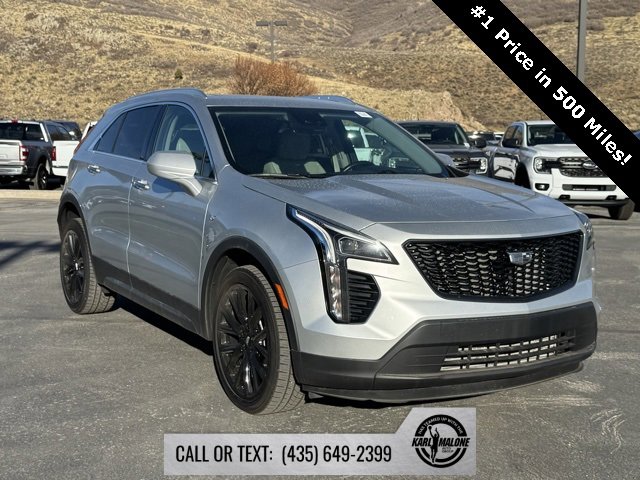 Used 2022 Cadillac XT4 Luxury w/ Cold Weather Package image 2