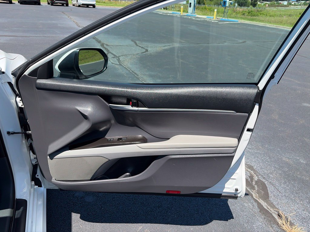 Used 2024 Toyota Camry LE FWD image 35