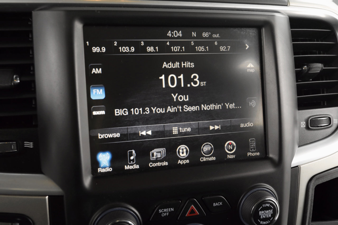 Used 2017 RAM 1500 Classic SLT w/ SLT Plus D￩cor Group image 19