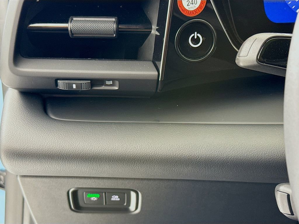 Certified 2024 Porsche Macan 4 Electric image 14