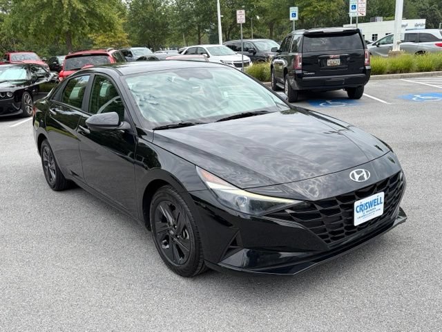 Used 2023 Hyundai Elantra SEL w/ Cargo Package FWD image 2