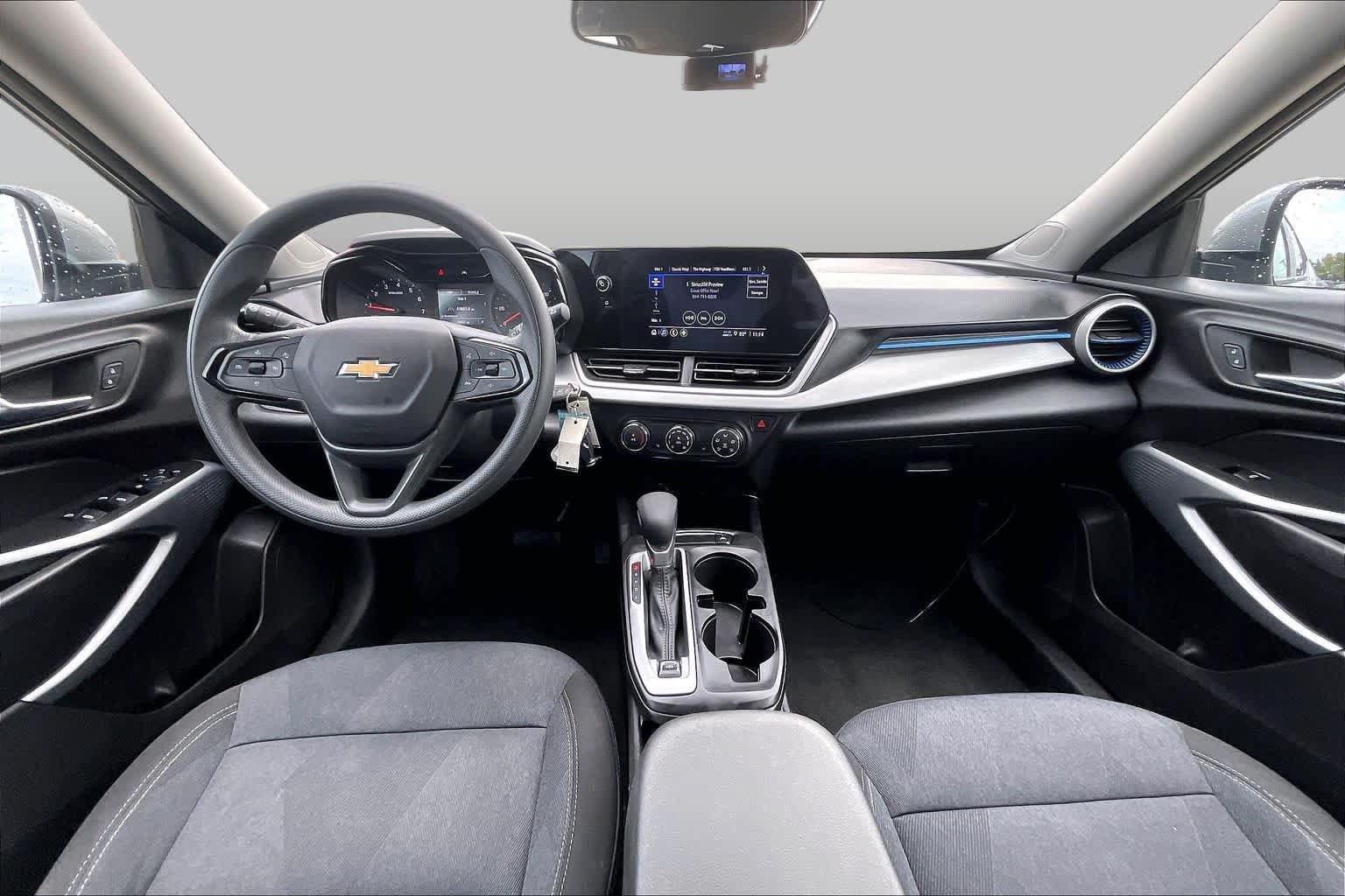 Used 2025 Chevrolet Trax LS w/ LS Convenience Package FWD image 15