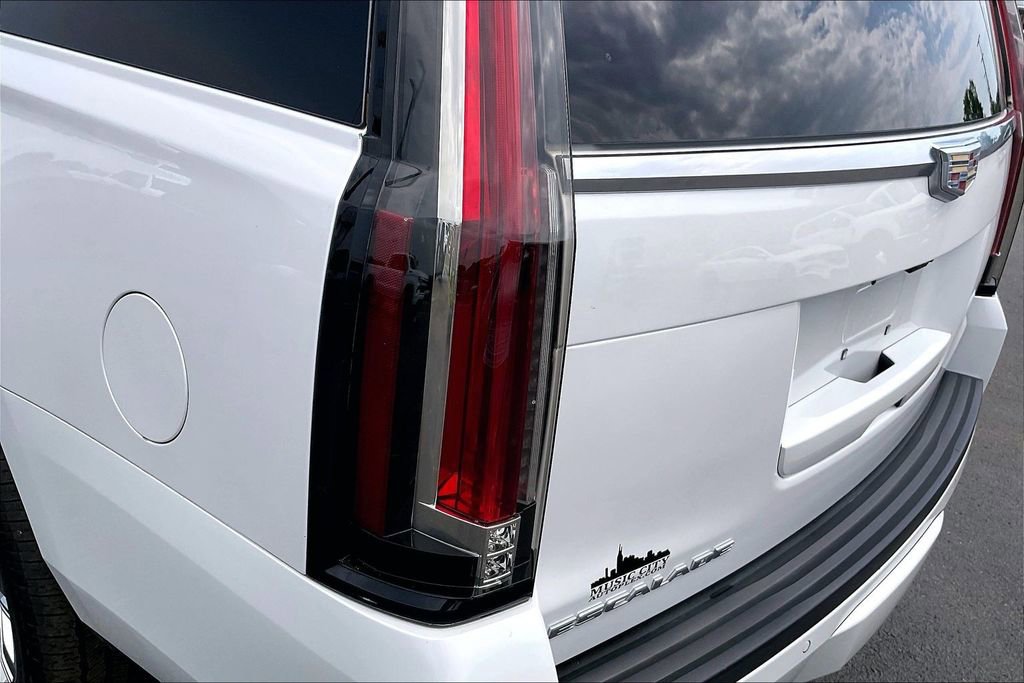 Used 2019 Cadillac Escalade ESV Platinum AWD/4WD image 25
