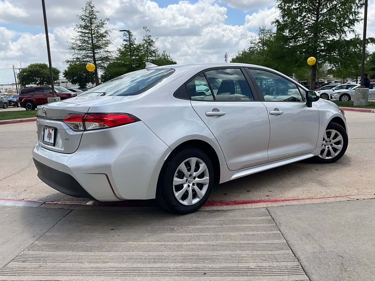 Used 2025 Toyota Corolla LE image 6