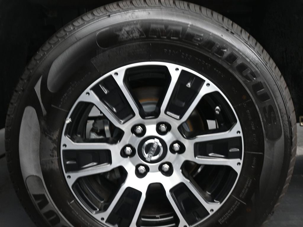 Used 2022 Nissan Titan SV AWD/4WD image 10