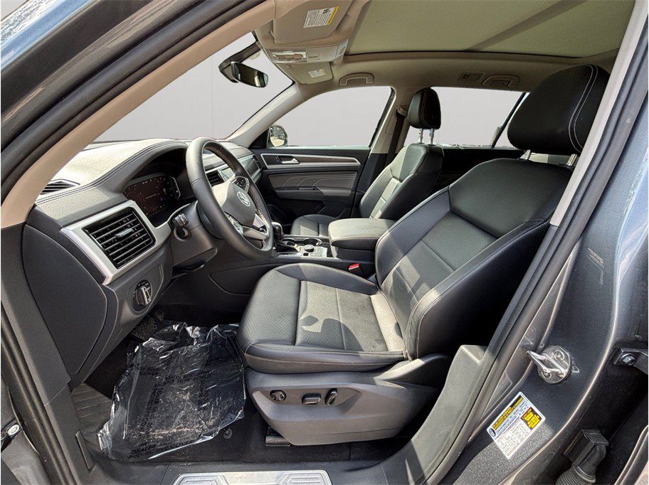 Used 2023 Volkswagen Atlas SE w/ Panoramic Sunroof Package AWD/4WD image 2