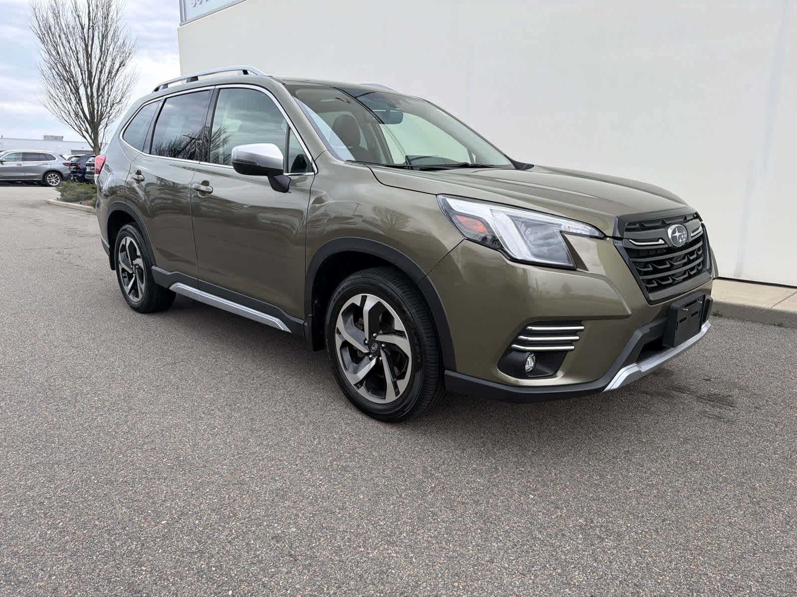 Used 2023 Subaru Forester Touring image 2