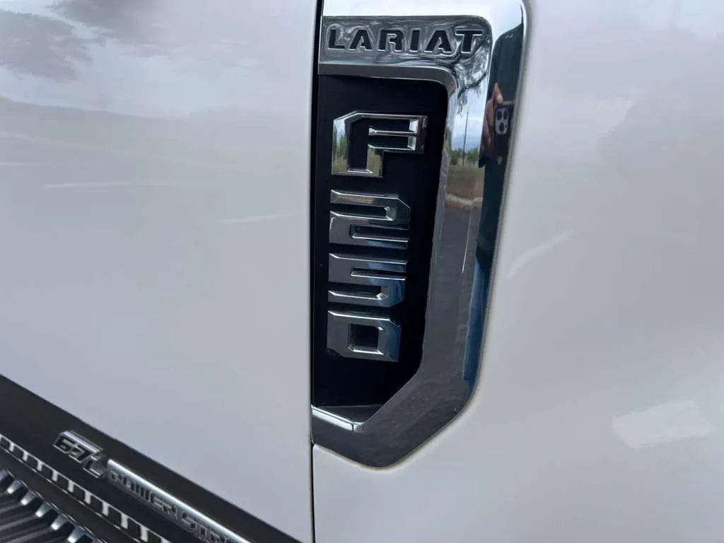 Used 2017 Ford F250 Lariat w/ Lariat Value Package RWD image 11