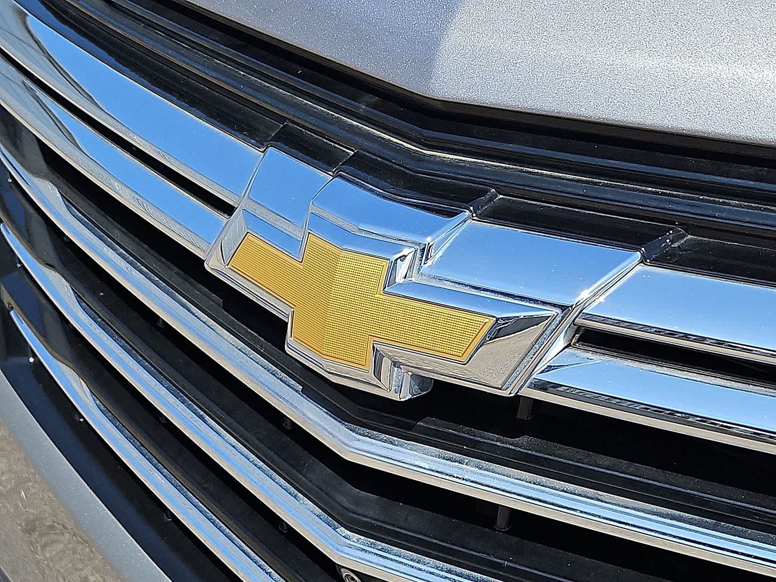 Used 2024 Chevrolet Equinox Premier FWD image 37