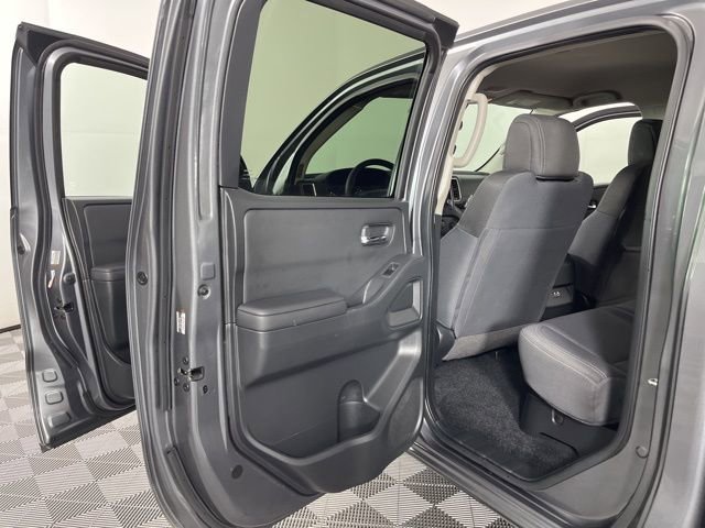 Used 2024 Nissan Frontier SV image 38