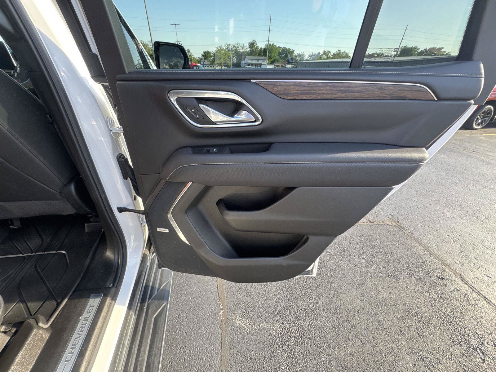 Used 2024 Chevrolet Tahoe Premier AWD/4WD image 15