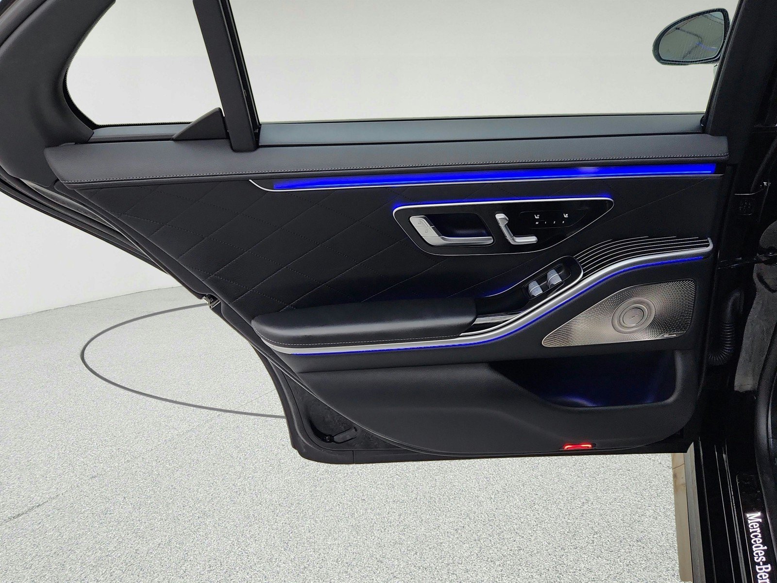 Certified 2025 Mercedes-Benz S 580 4MATIC Sedan image 31