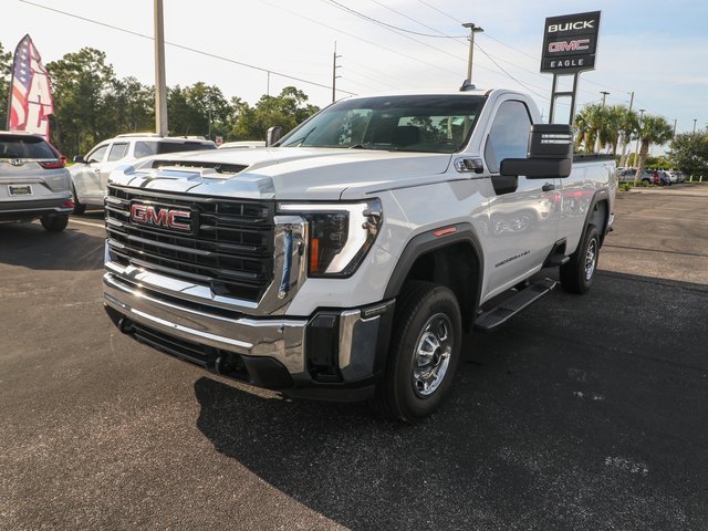 Used 2024 GMC Sierra 2500 Pro w/ Convenience Package image 3