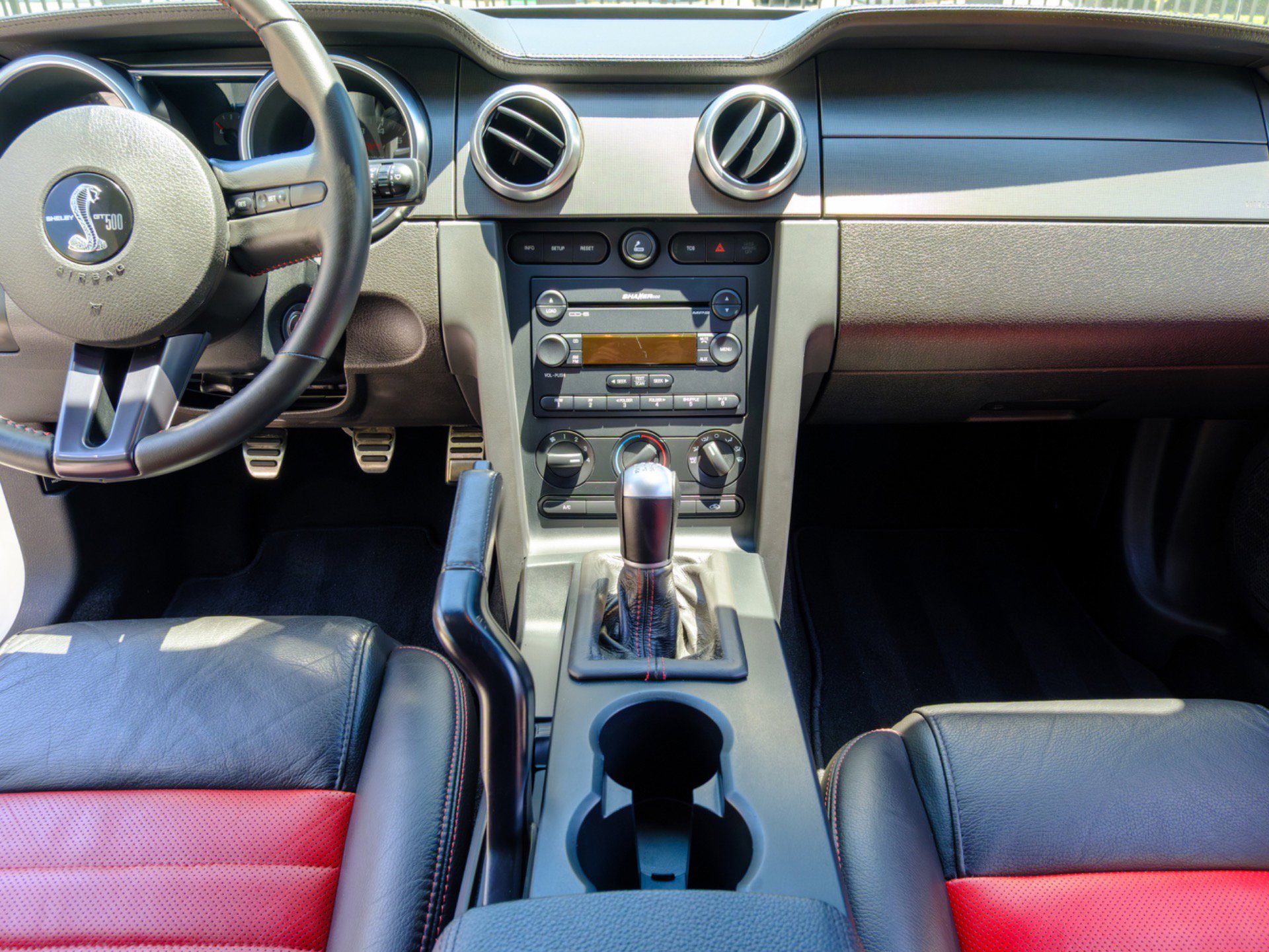 Used 2007 Ford Mustang Shelby GT500 RWD image 21