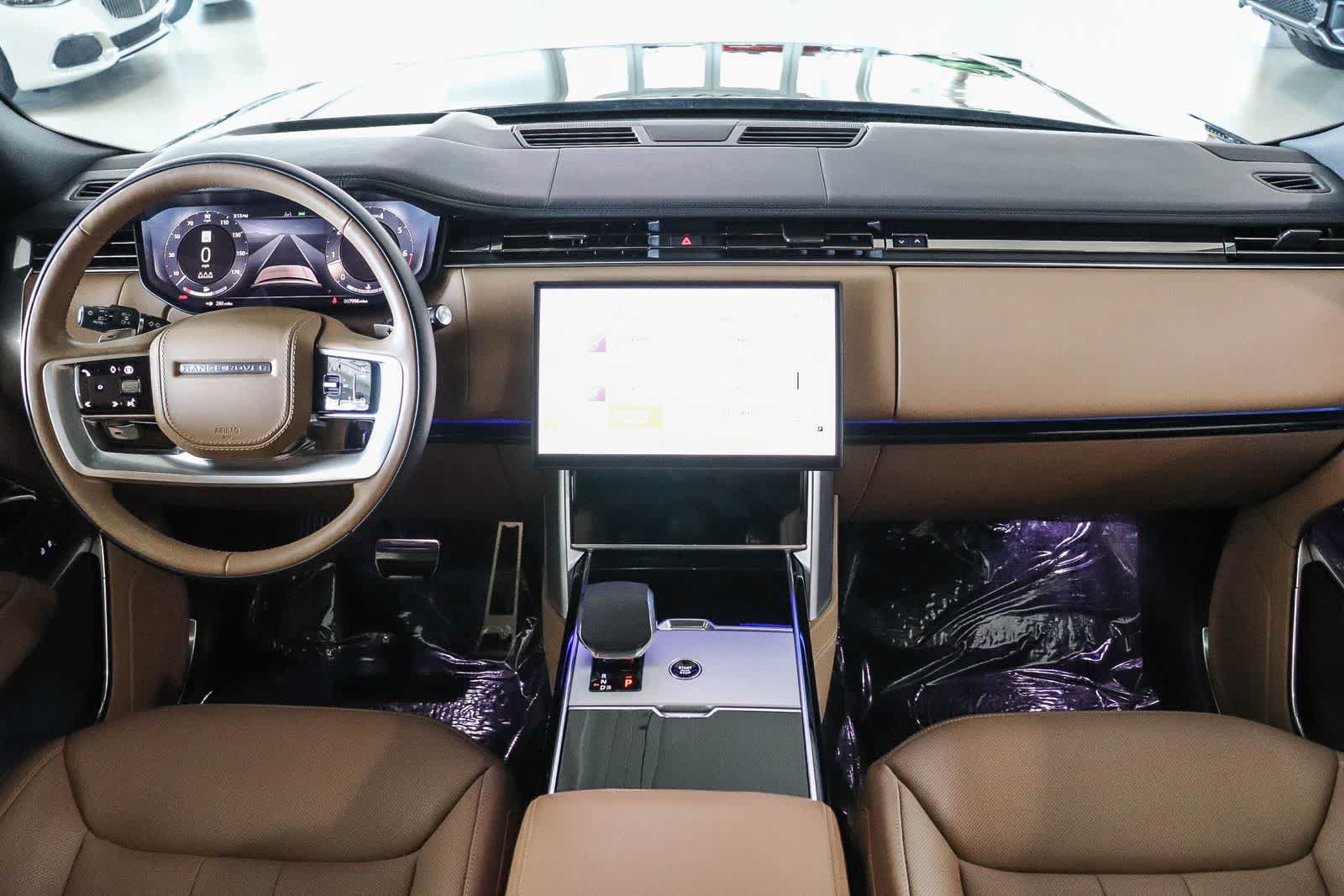 Used 2025 Land Rover Range Rover SE AWD/4WD image 13