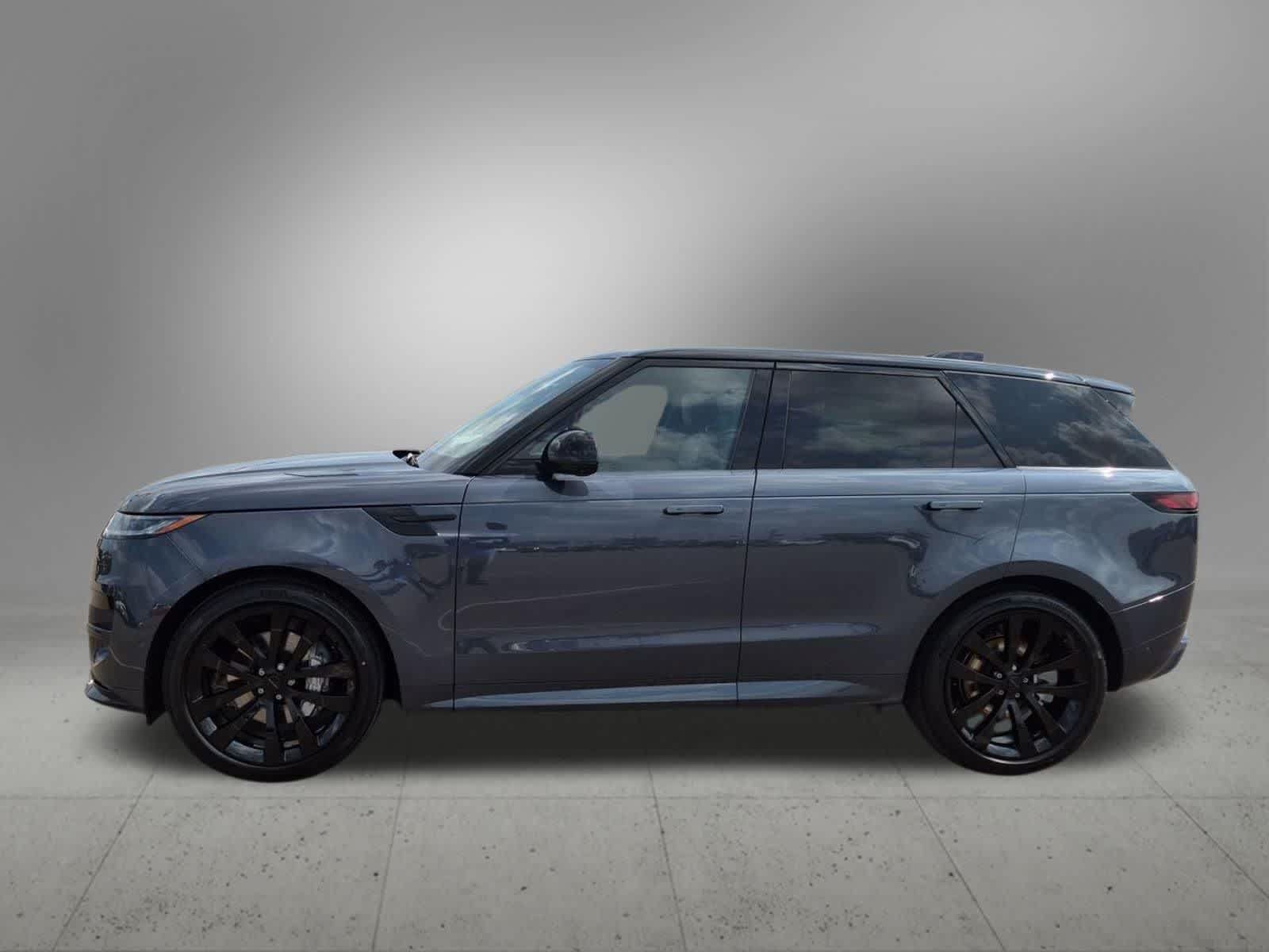 New 2027 Land Rover Range Rover Sport Dynamic SE AWD/4WD image 3