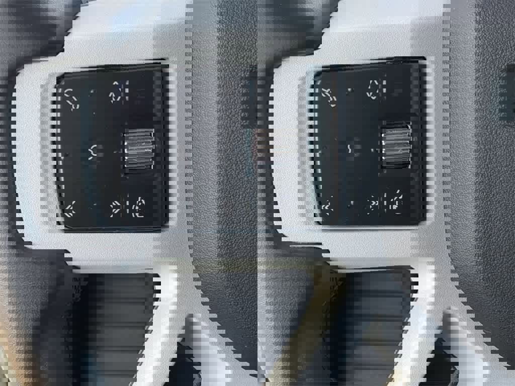 Used 2022 Land Rover Defender 110 SE image 22