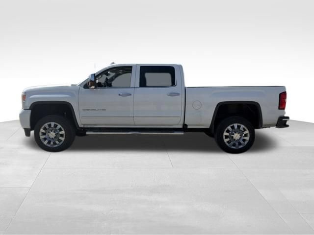 Used 2016 GMC Sierra 2500 Denali w/ Duramax Plus Package AWD/4WD image 6