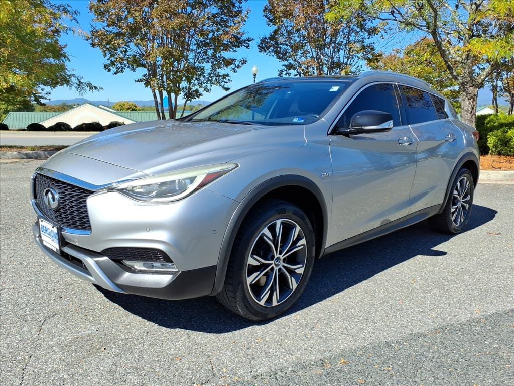 Used 2017 INFINITI QX30 Premium w/ Navigation Package AWD/4WD image 14