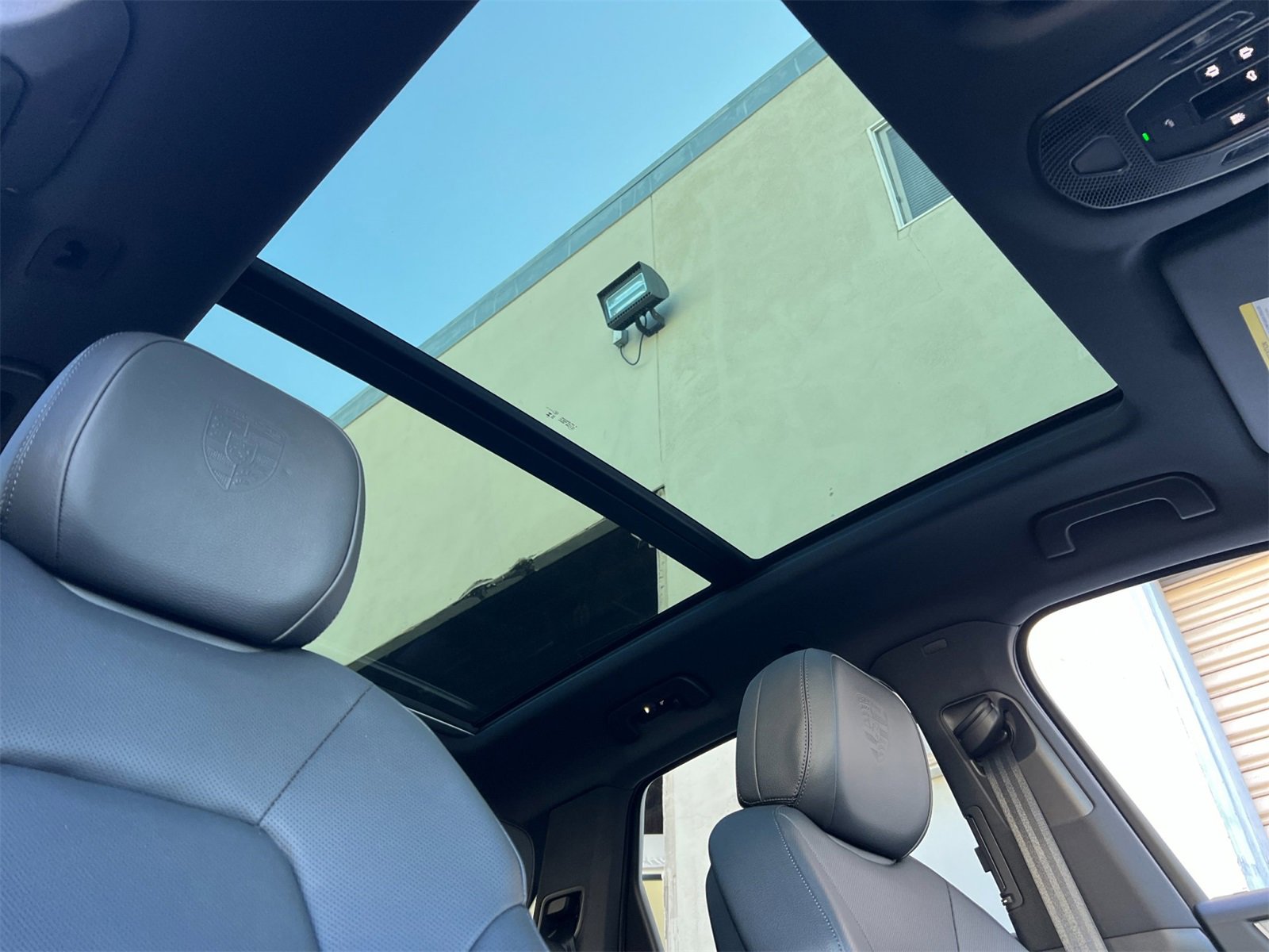 Certified 2025 Porsche Cayenne image 19
