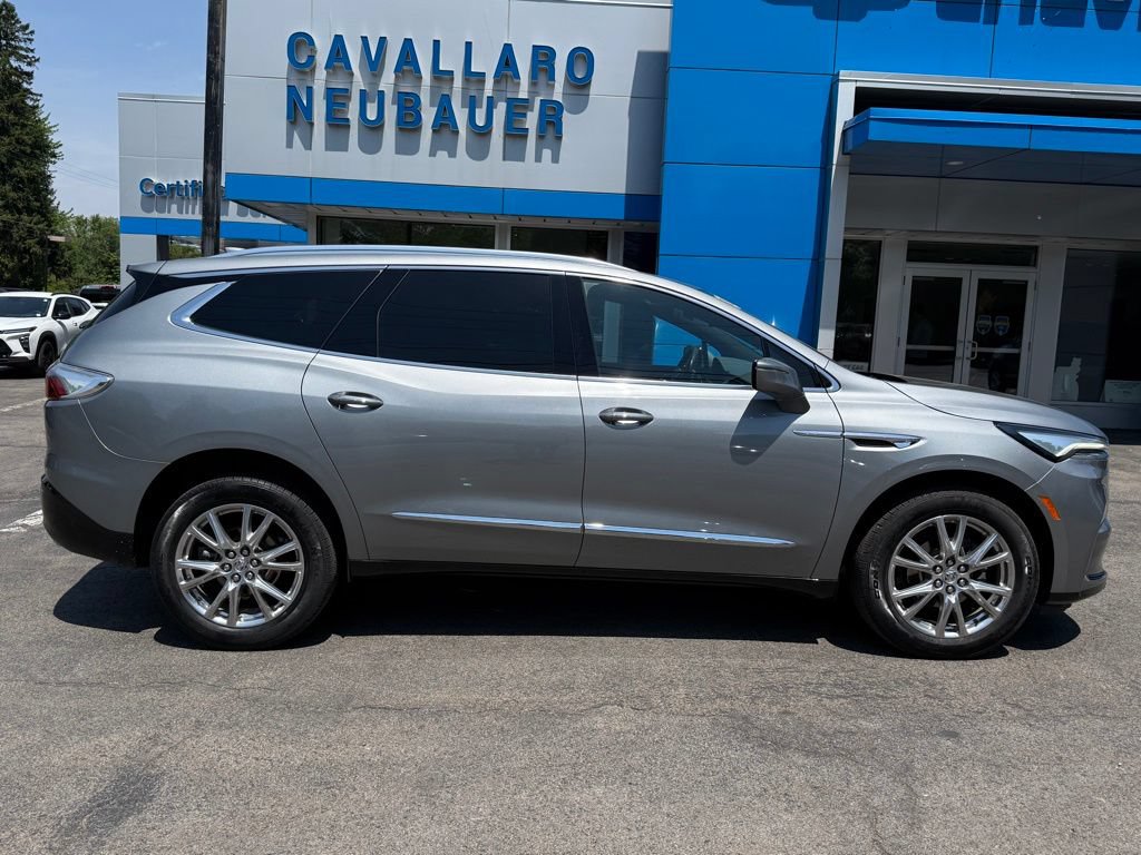 Used 2023 Buick Enclave Essence w/ Experience Buick Package AWD/4WD image 4