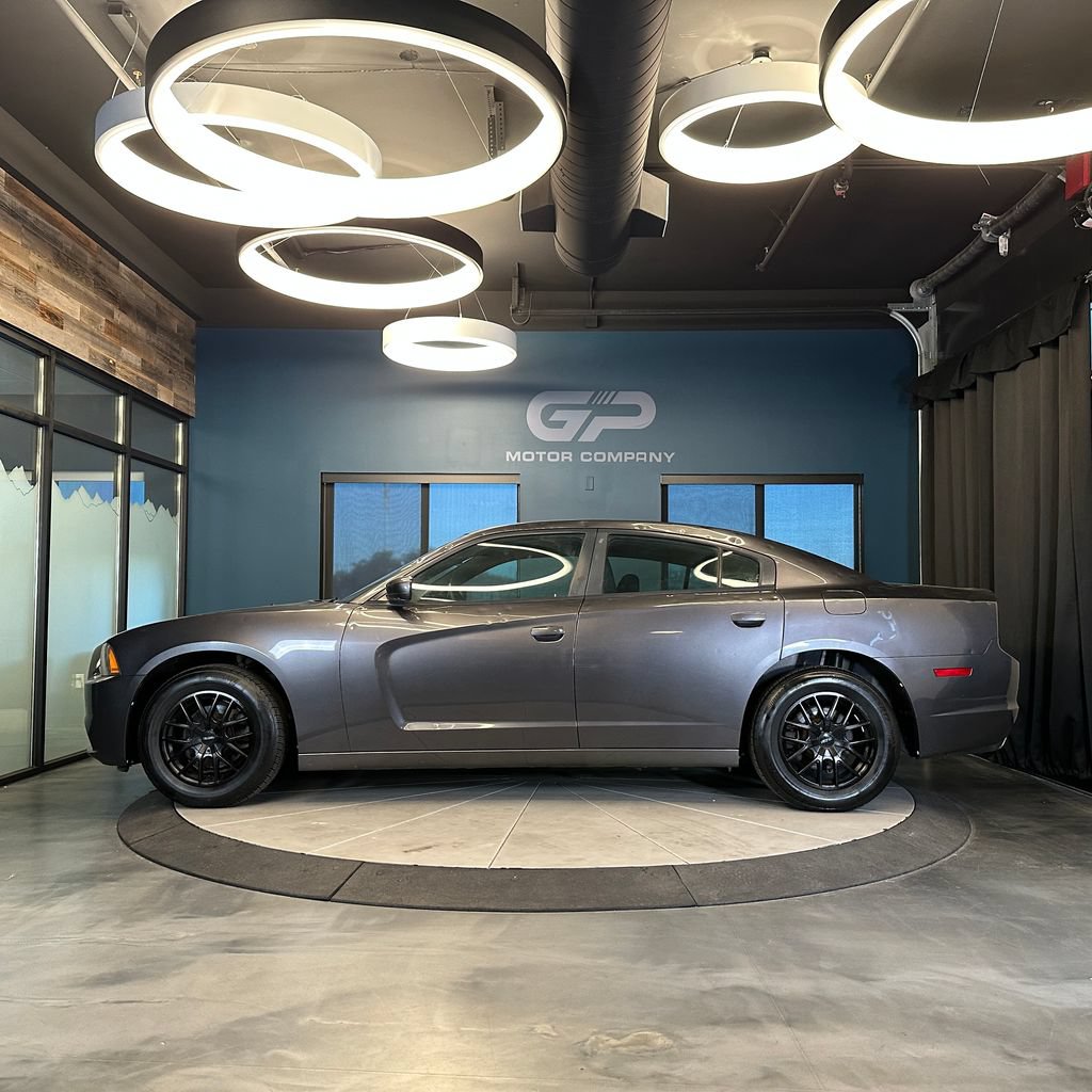 Used 2014 Dodge Charger SE RWD image 6
