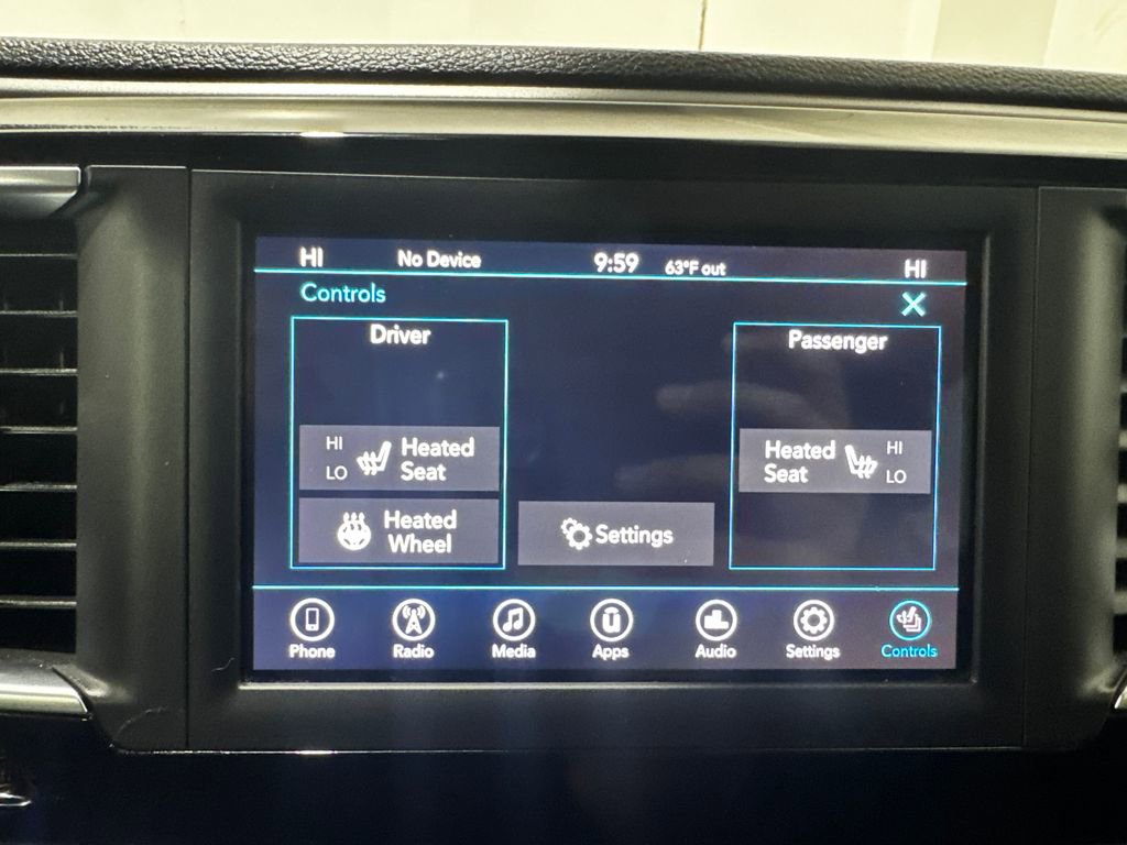 Used 2020 Chrysler Pacifica Touring-L FWD image 37