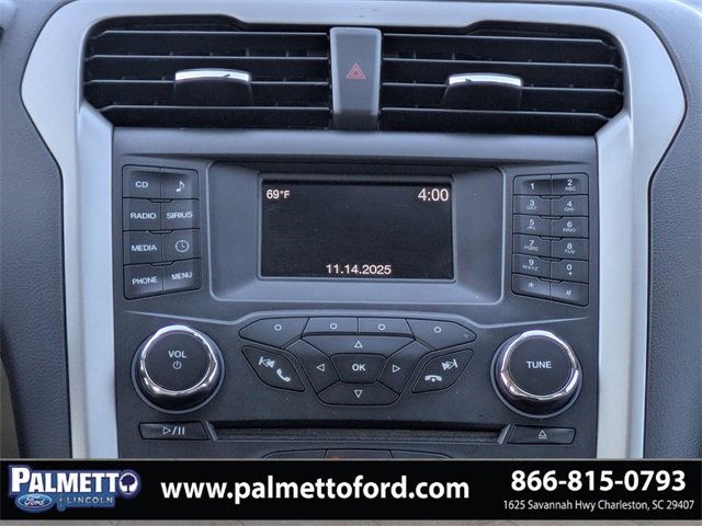 Used 2015 Ford Fusion SE image 18